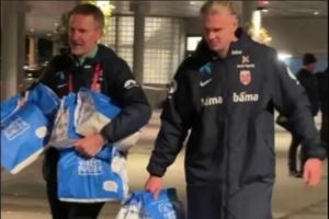 放纵时刻赛后哈兰德买了70个芝士汉堡请队友，在更衣室庆祝